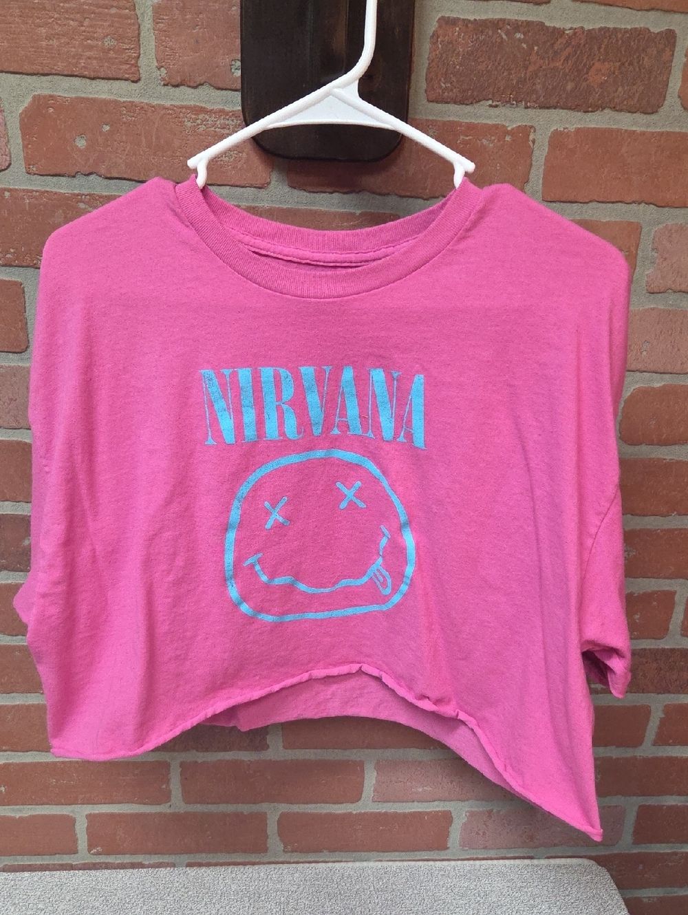 NIRVANA Crop Top Shirt Pink Tee with Turquoise Smiley Graphic Xl